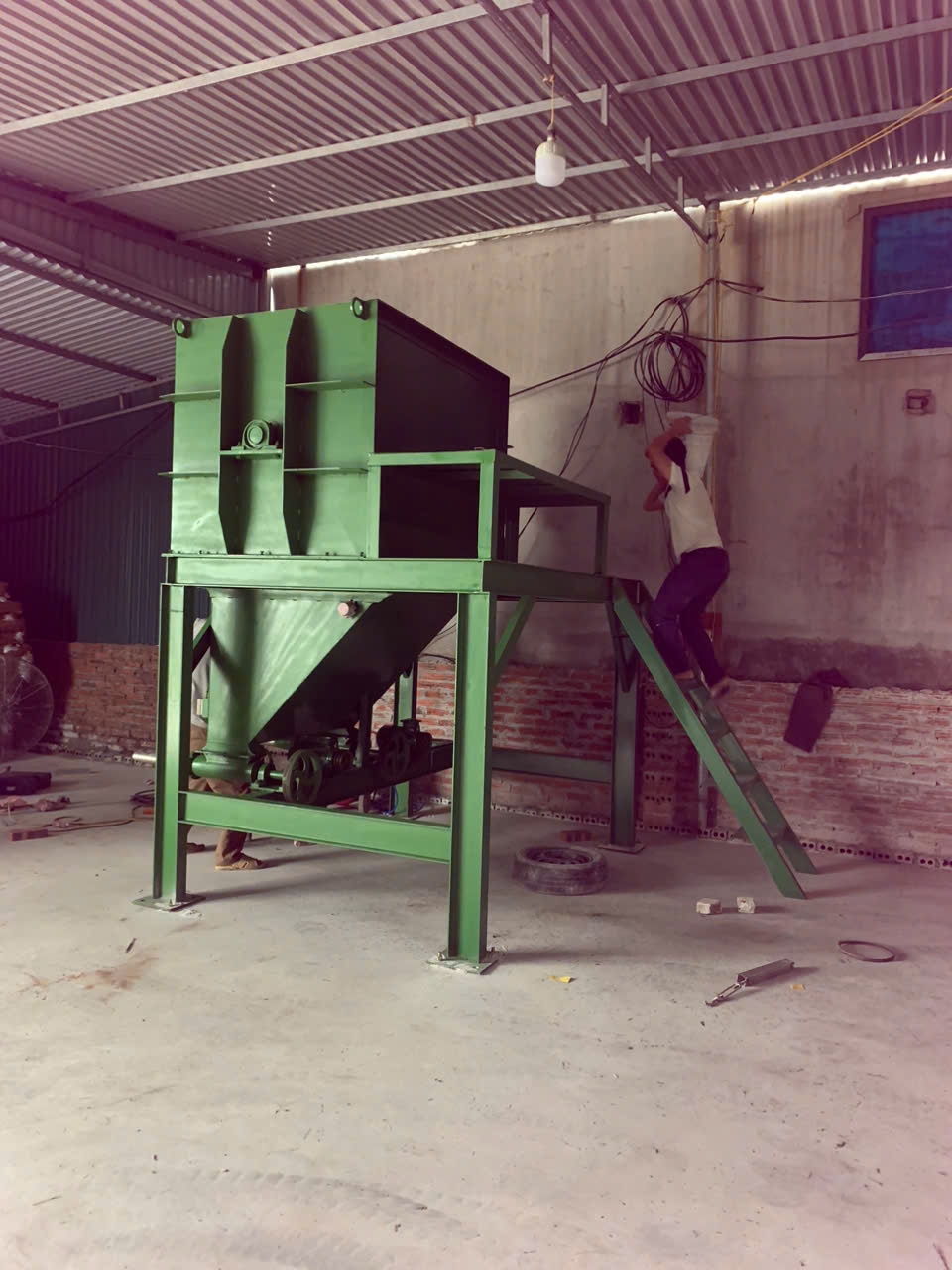 Máy trộn bột bả ngang 1000kg 2 tầng - Ảnh 1