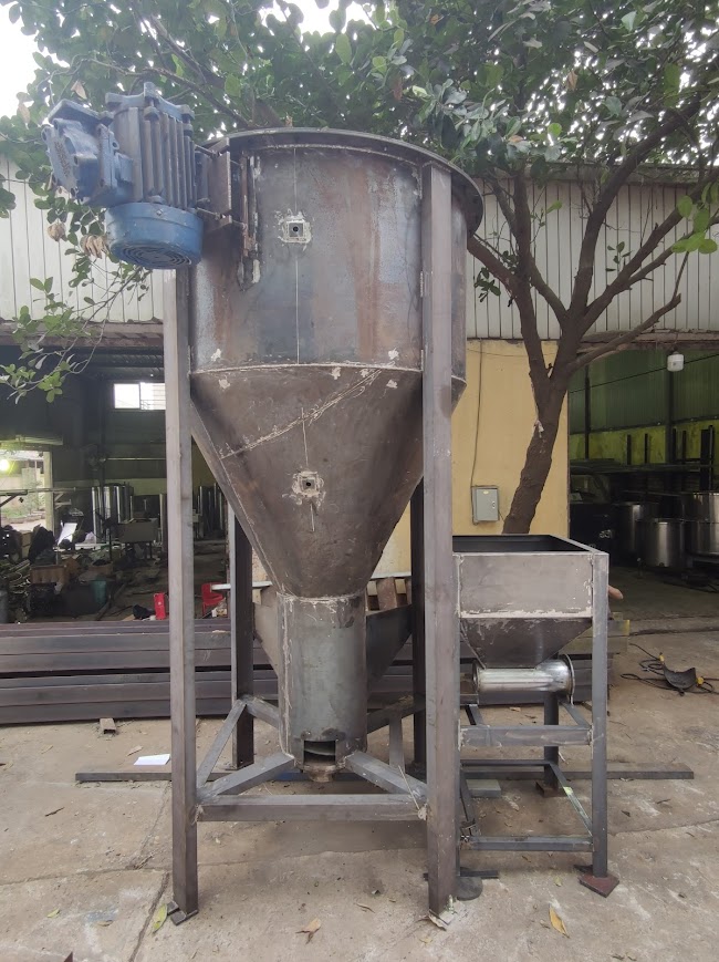 Máy trộn bột bả đứng 2000Kg 50 bao - Ảnh 1