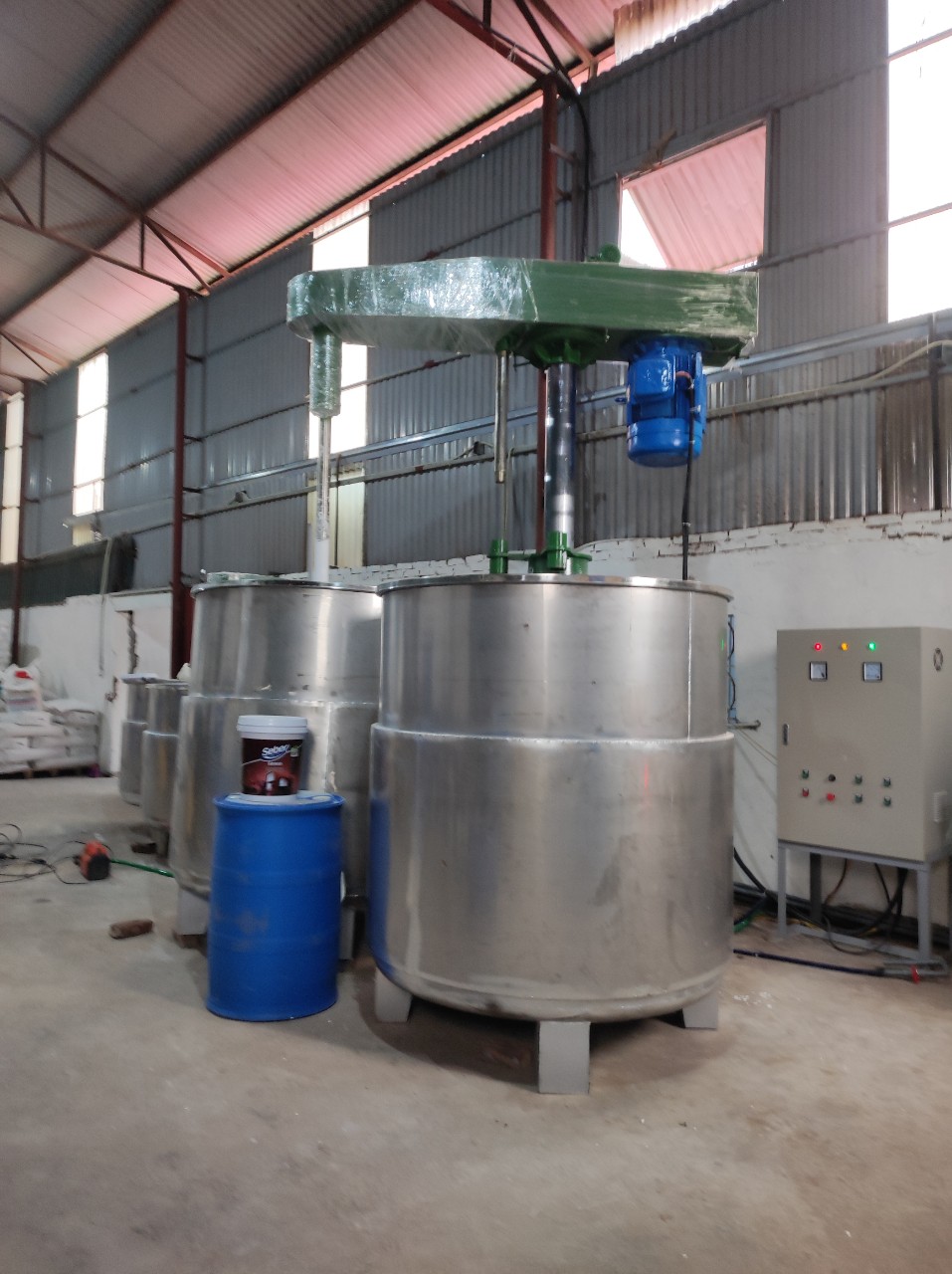 Bồn khuấy sơn đáy bằng 300l, 500l, 700l, 1200l - Ảnh 1