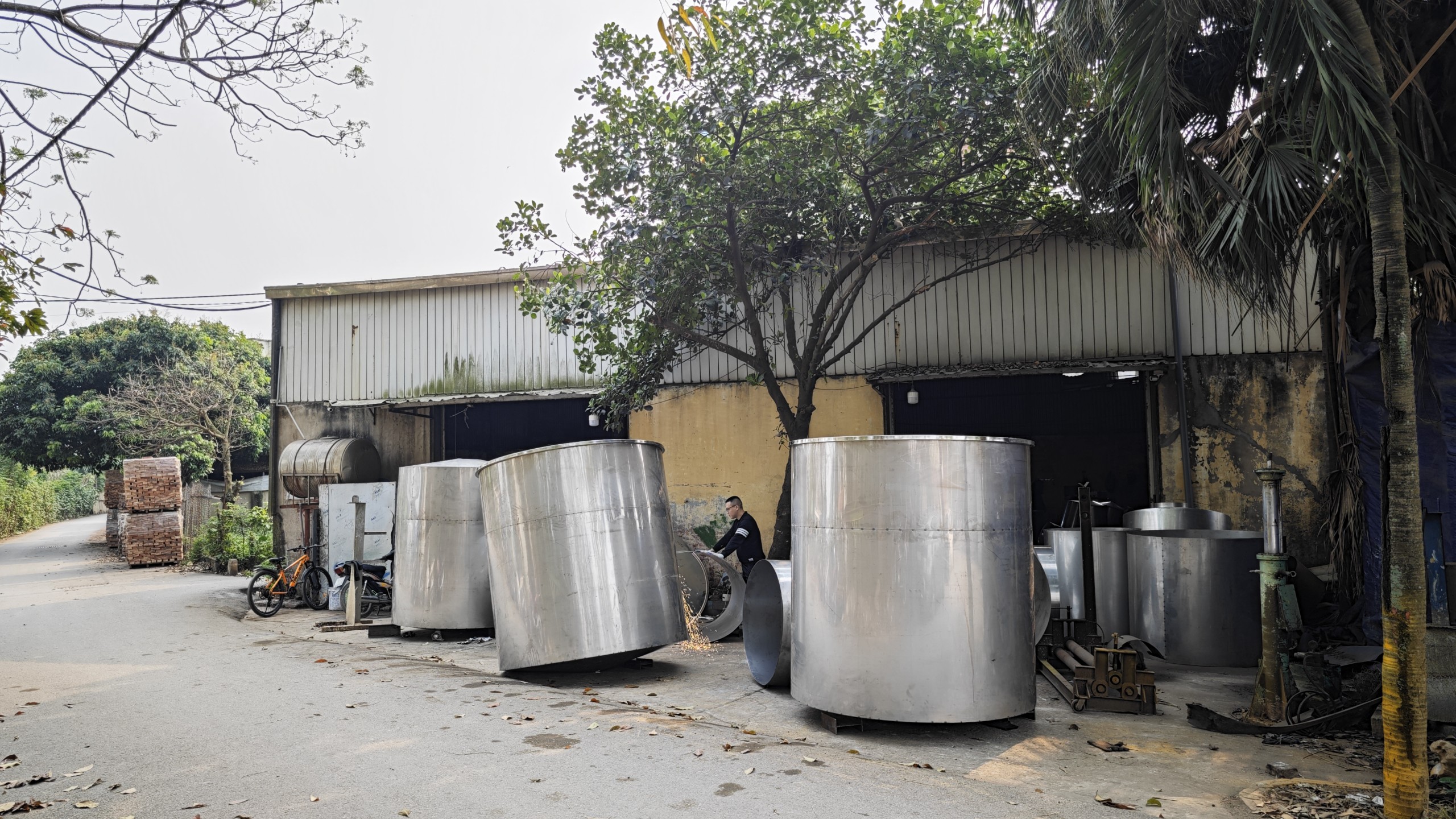 Bồn khuấy sơn 500 1500 2500 lít - Ảnh 1