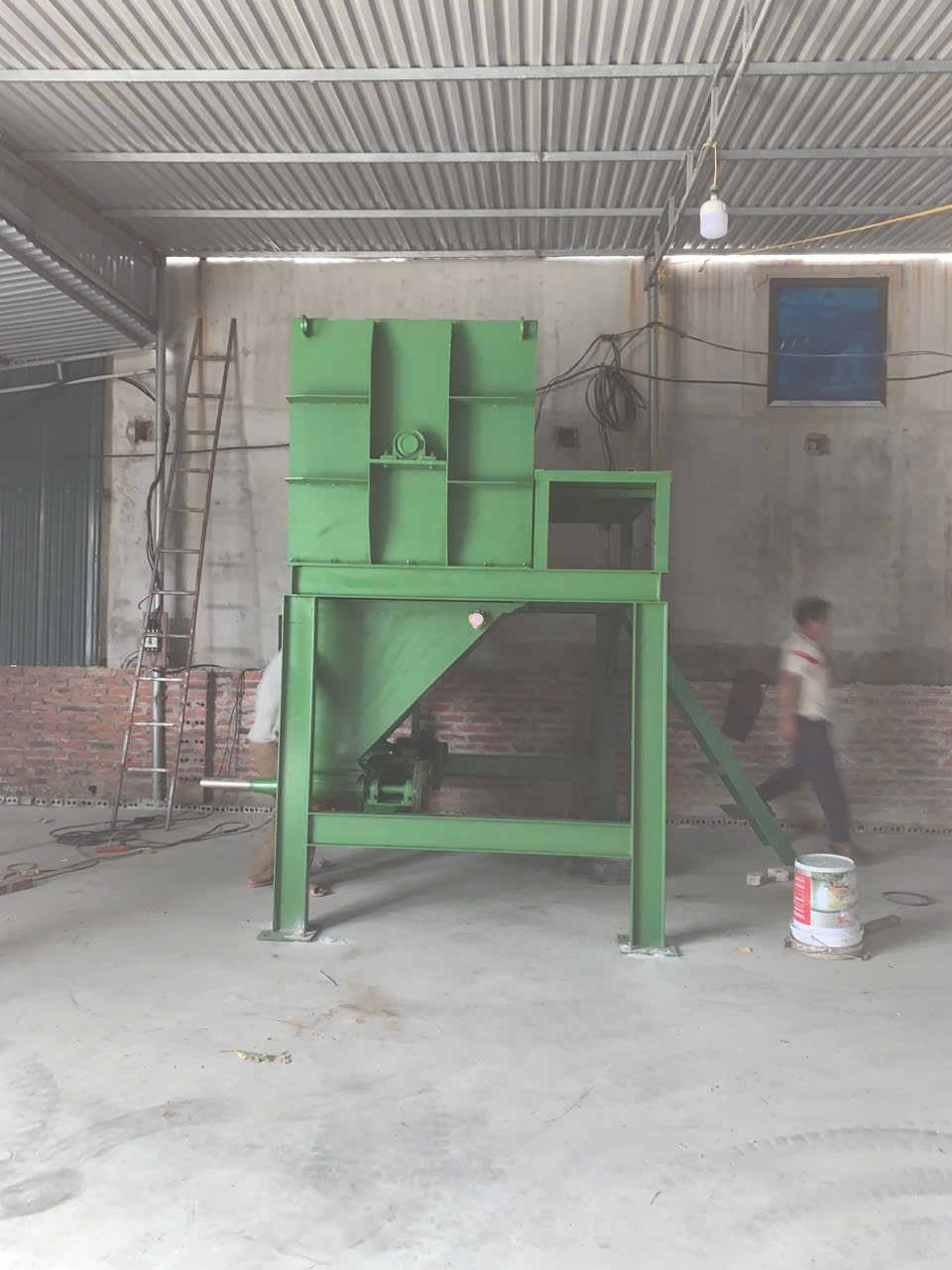 Máy trộn bột bả ngang 1000kg 2 tầng - Ảnh 1