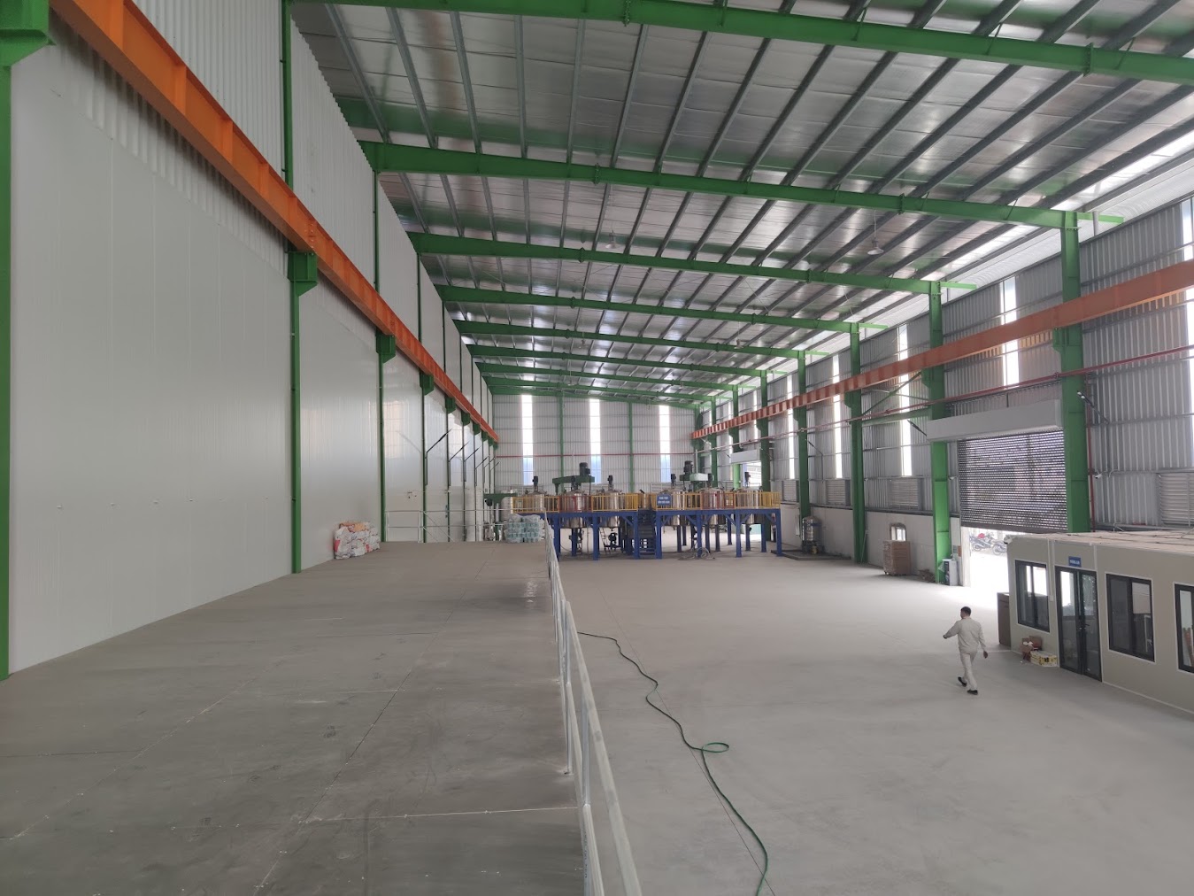 Máy khuấy sơn sàn thao tác 10000 lít - Ảnh 1