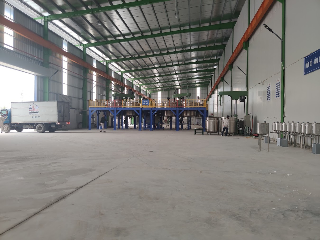 Máy khuấy sơn sàn thao tác 10000 lít - Ảnh 1