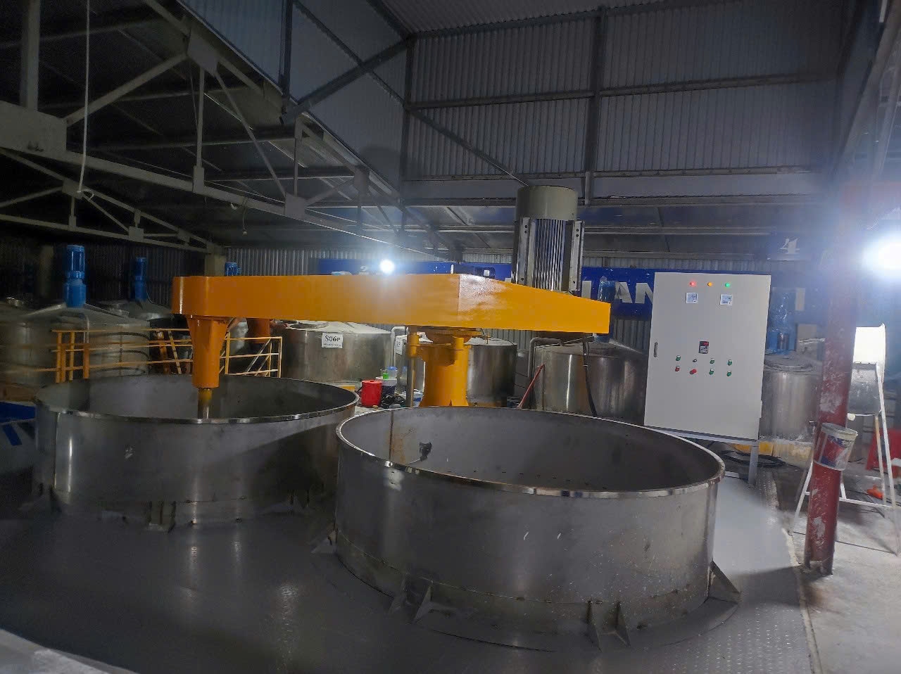 Máy khuấy sàn thao tác 5000 6000 7000 lít - Ảnh 1