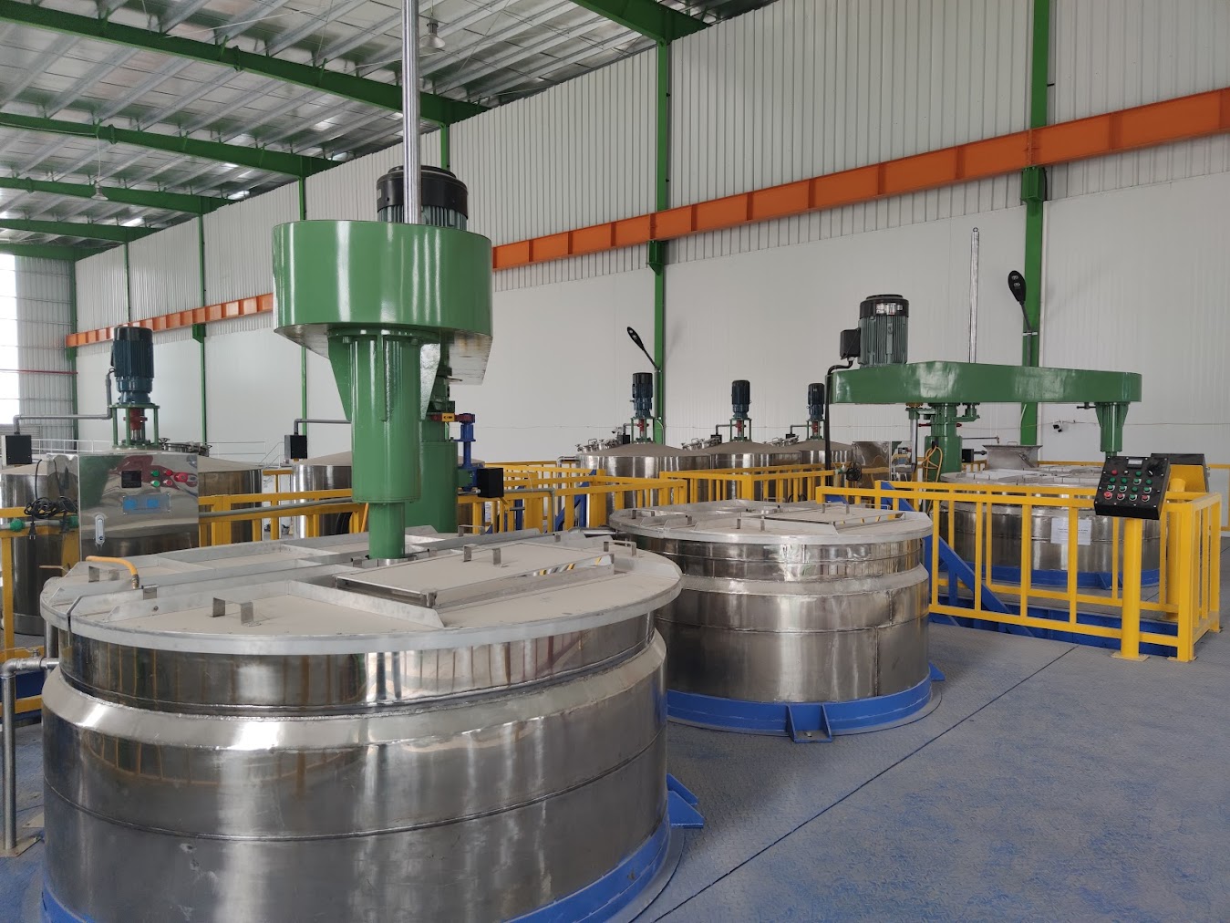 Máy khuấy sơn sàn thao tác 8000 lít - Ảnh 1
