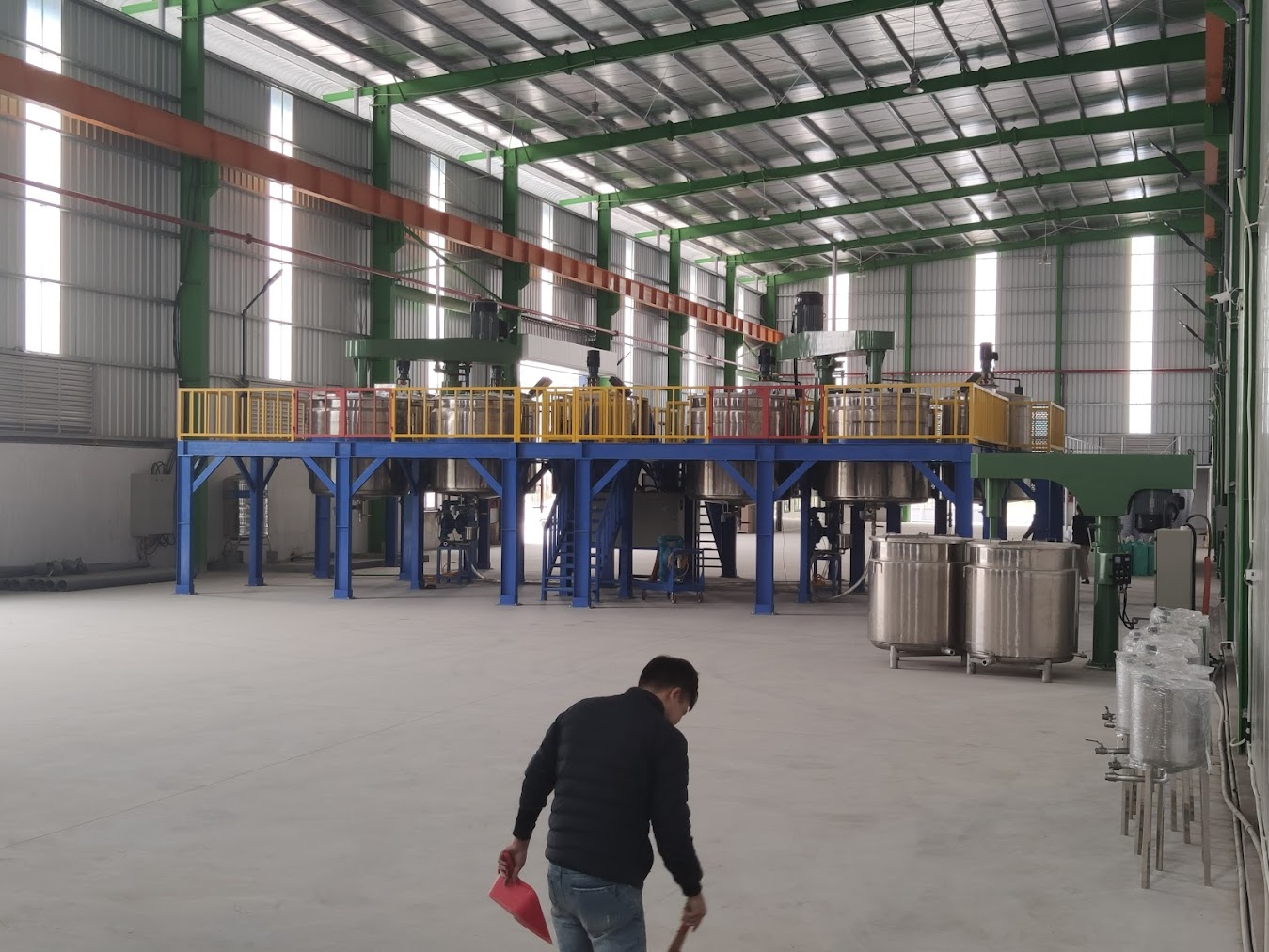 Máy khuấy sơn sàn thao tác 8000 lít - Ảnh 1
