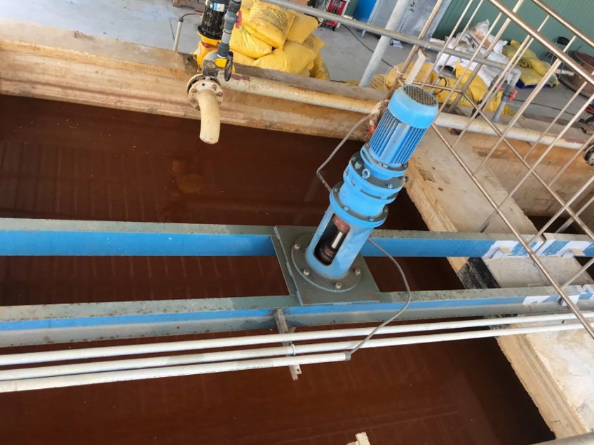 Máy khuấy xử lý nước thải công nghiệp - Ảnh 1