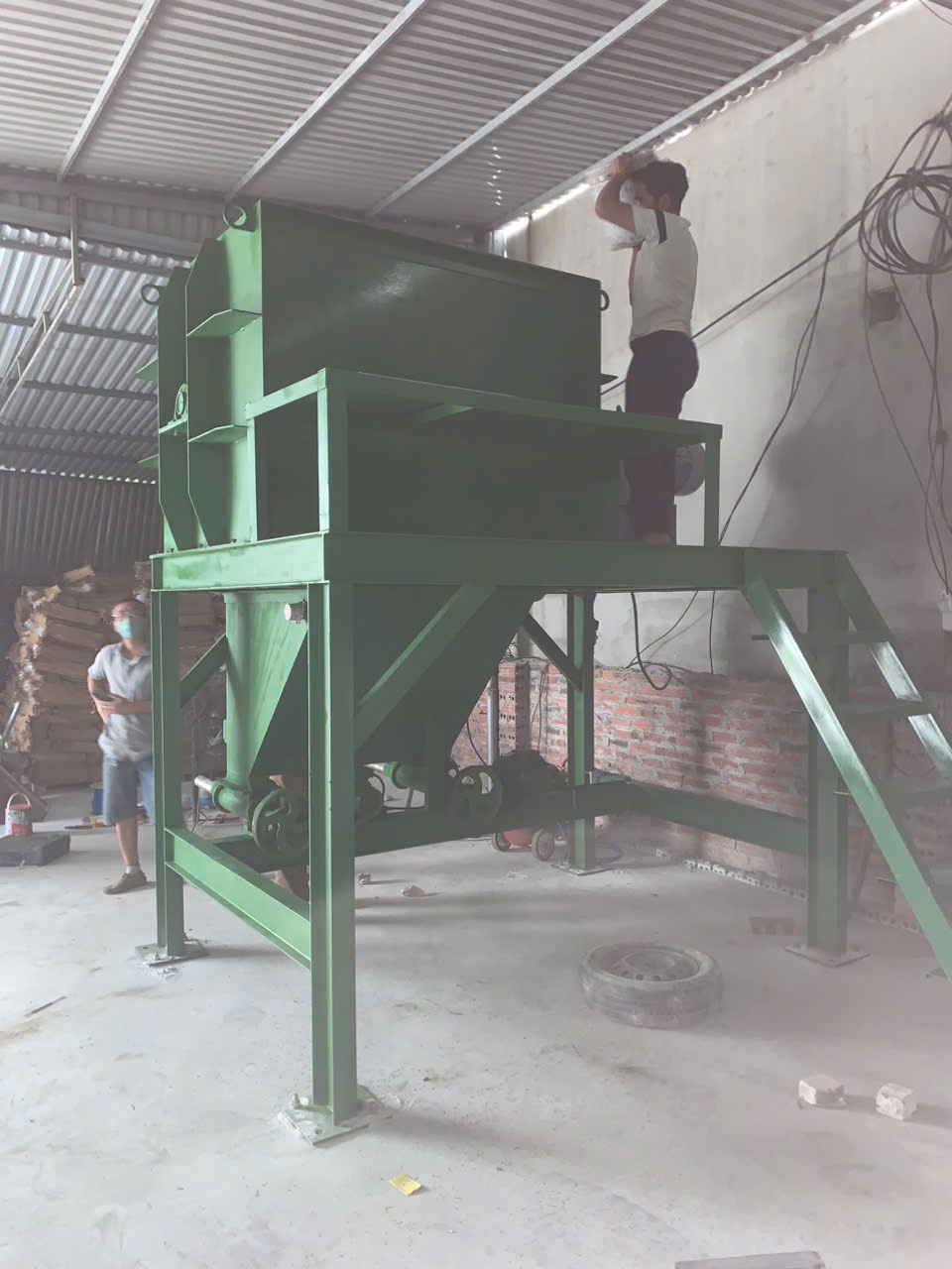 Máy trộn bột bả ngang 1000kg 2 tầng - Ảnh 1