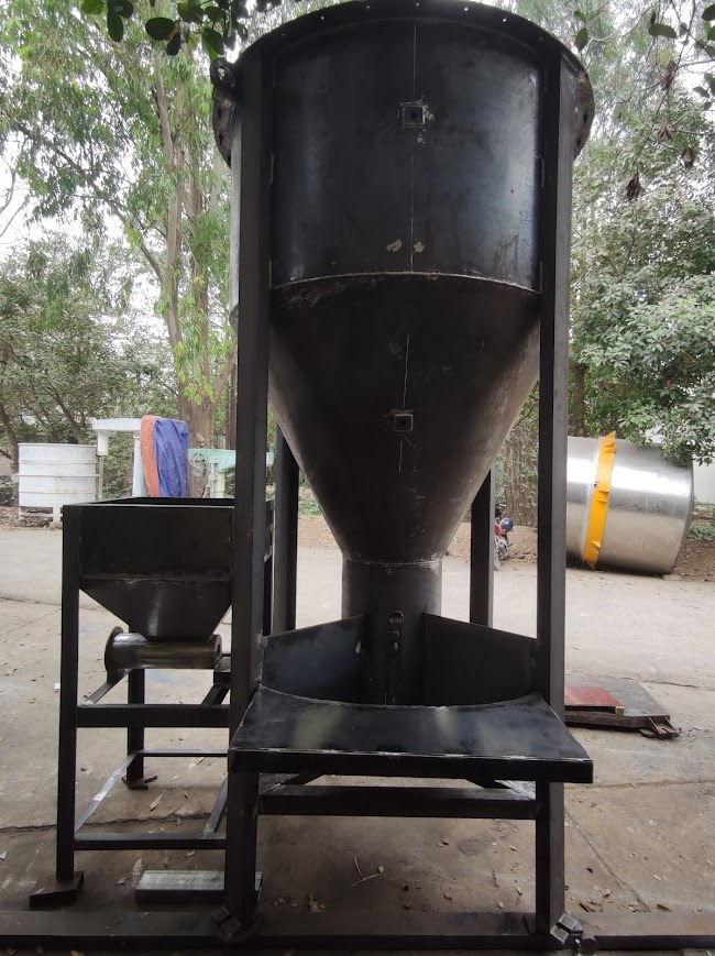 Máy trộn bột bả đứng 2000Kg 50 bao - Ảnh 1