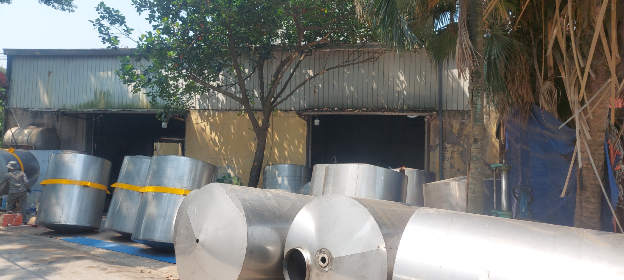 Bồn khuấy sơn 500 1000 1500 2000 2500 lít - Ảnh 1
